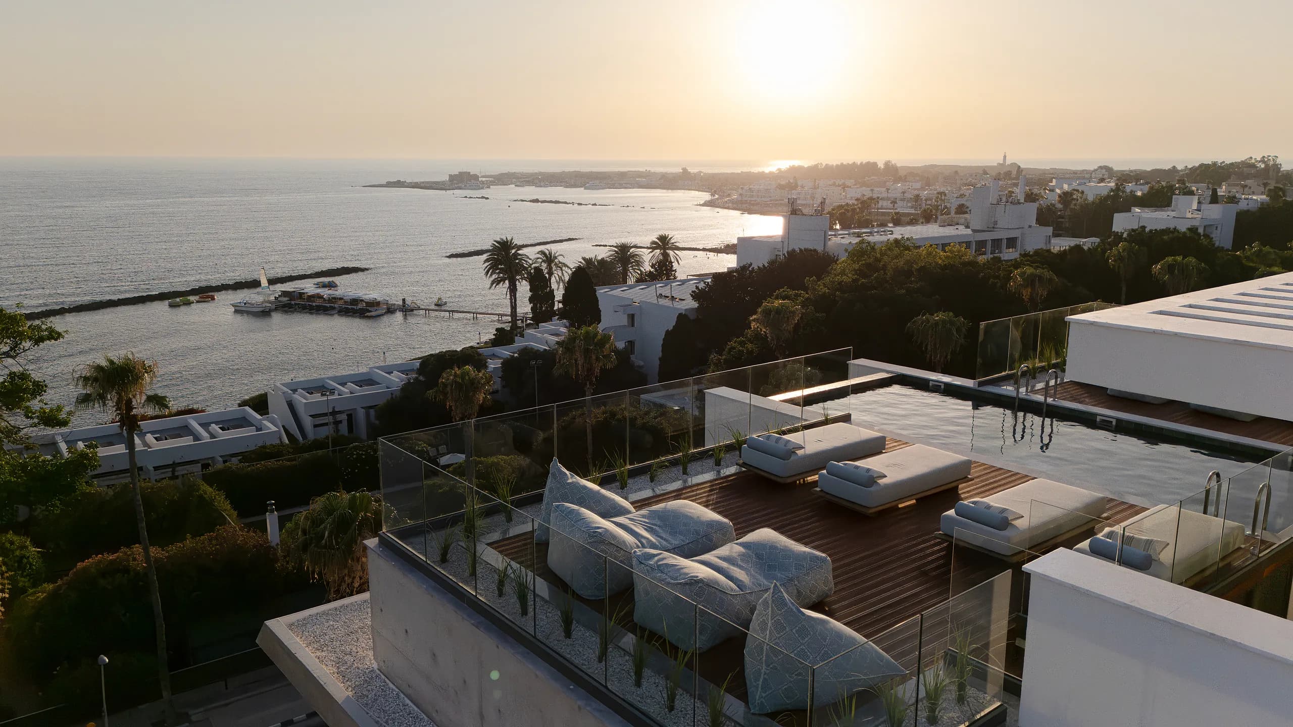 Rooftop Infinity Pool